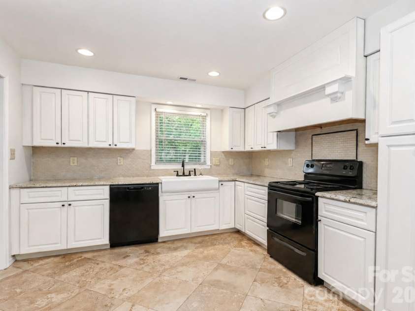 7441 Riding Trail Road, Charlotte, NC 28212.  MLS# CAR4391897, YatesRealty ID 30478. 