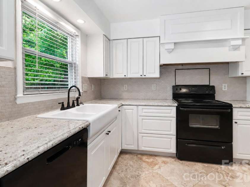 7441 Riding Trail Road, Charlotte, NC 28212.  MLS# CAR4391897, YatesRealty ID 30478. 
