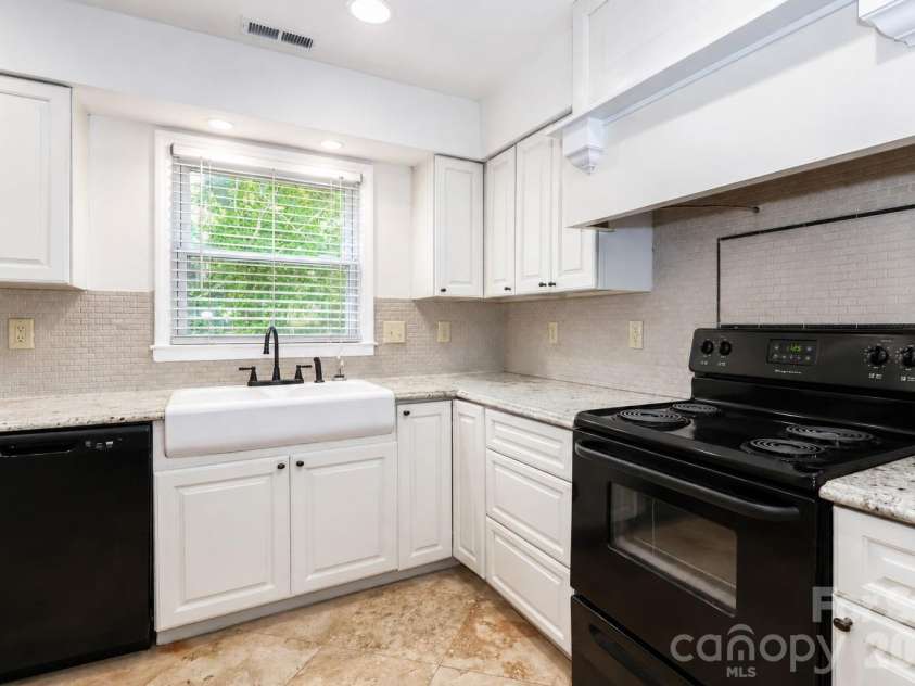 7441 Riding Trail Road, Charlotte, NC 28212.  MLS# CAR4391897, YatesRealty ID 30478. 