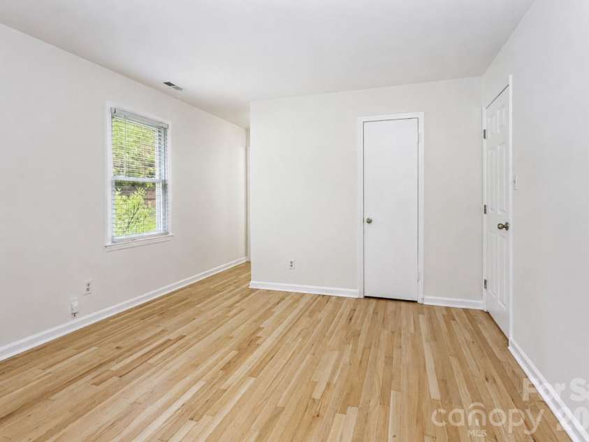7441 Riding Trail Road, Charlotte, NC 28212.  MLS# CAR4391897, YatesRealty ID 30478. 