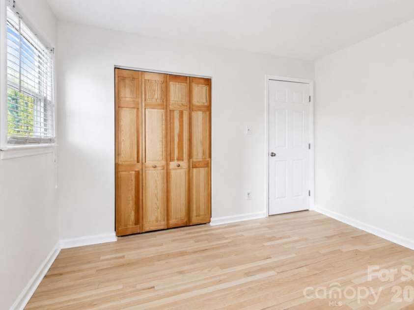 7441 Riding Trail Road, Charlotte, NC 28212.  MLS# CAR4391897, YatesRealty ID 30478. 