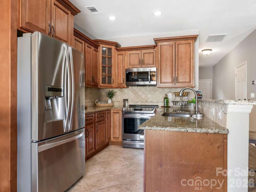 103 Morab Drive, Matthews, NC 28104.  MLS# CAR4361781, YatesRealty ID 30479. Kitchen