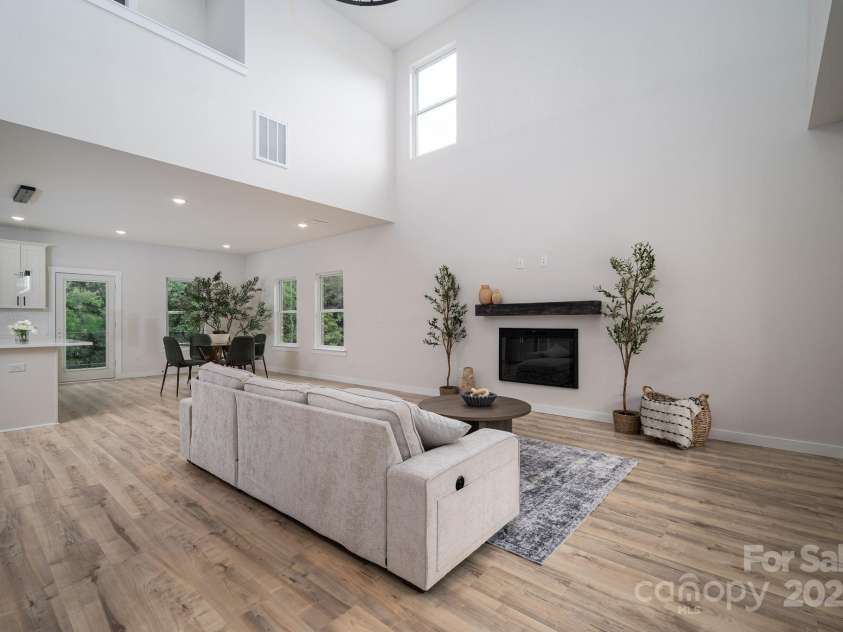 207 9th Court, Conover, NC 28613.  MLS# CAR4258664, YatesRealty ID 30479. 