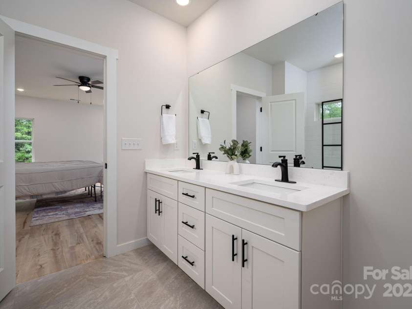 207 9th Court, Conover, NC 28613.  MLS# CAR4258664, YatesRealty ID 30479. 