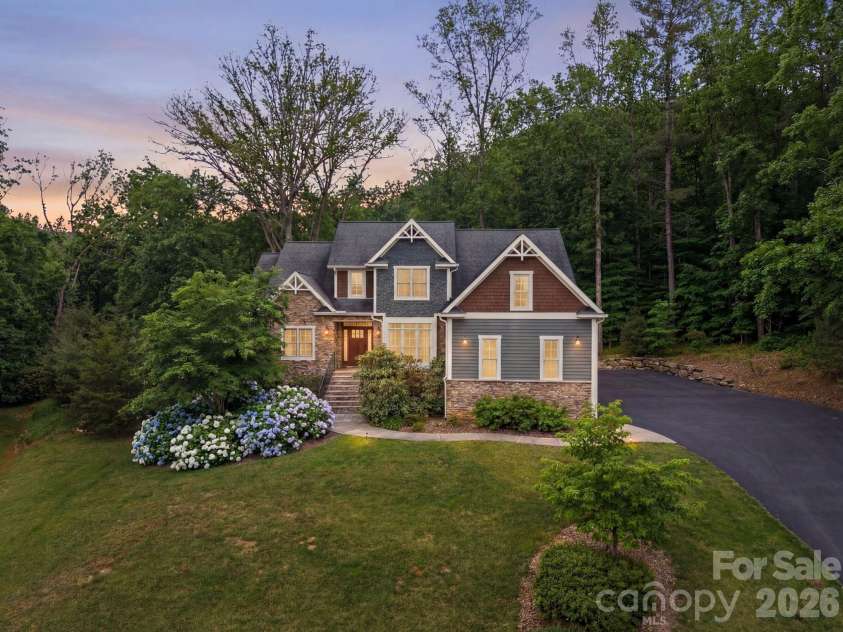 19 Angler Trail, Asheville, NC 28803.  MLS# CAR4350283, YatesRealty ID 3048. 
