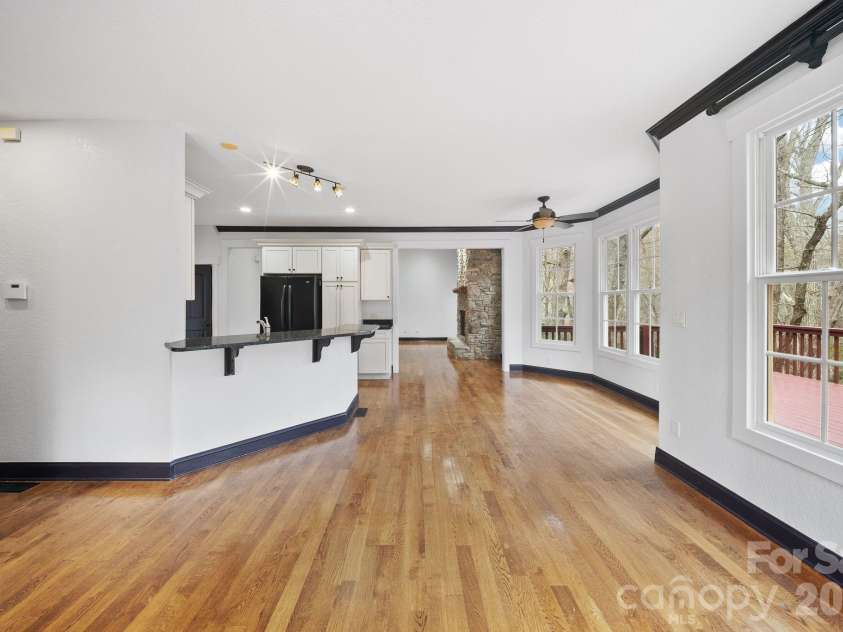 19 Angler Trail, Asheville, NC 28803.  MLS# CAR4350283, YatesRealty ID 3048. 