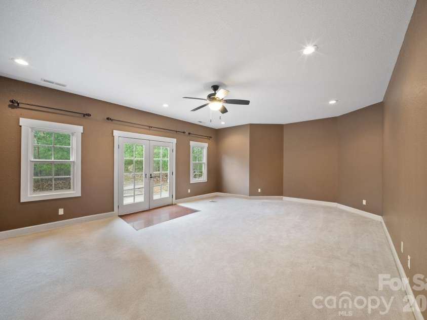 19 Angler Trail, Asheville, NC 28803.  MLS# CAR4350283, YatesRealty ID 3048. 