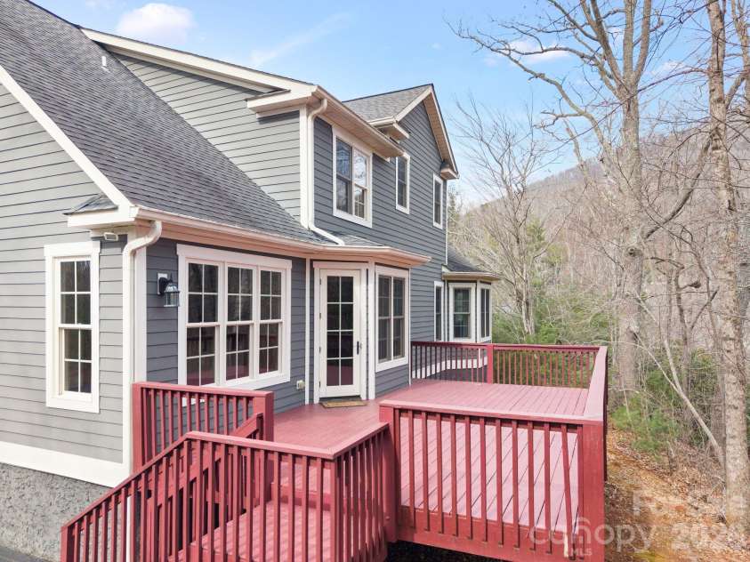 19 Angler Trail, Asheville, NC 28803.  MLS# CAR4350283, YatesRealty ID 3048. 