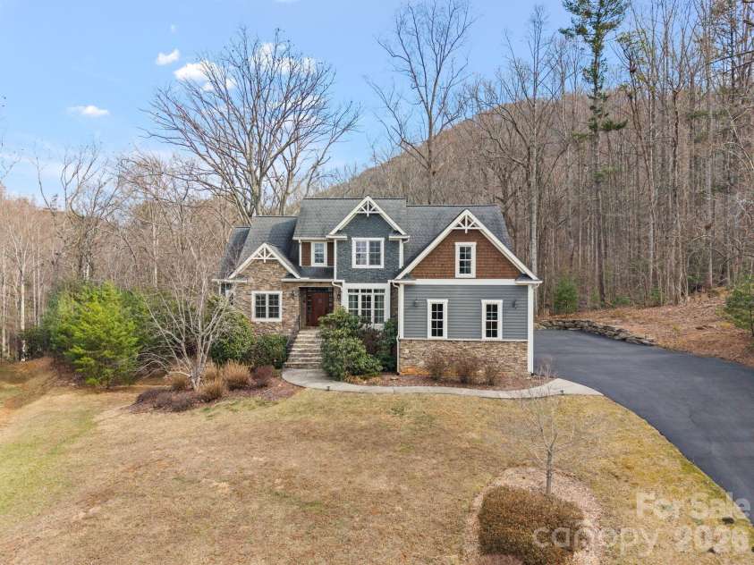 19 Angler Trail, Asheville, NC 28803.  MLS# CAR4350283, YatesRealty ID 3048. 