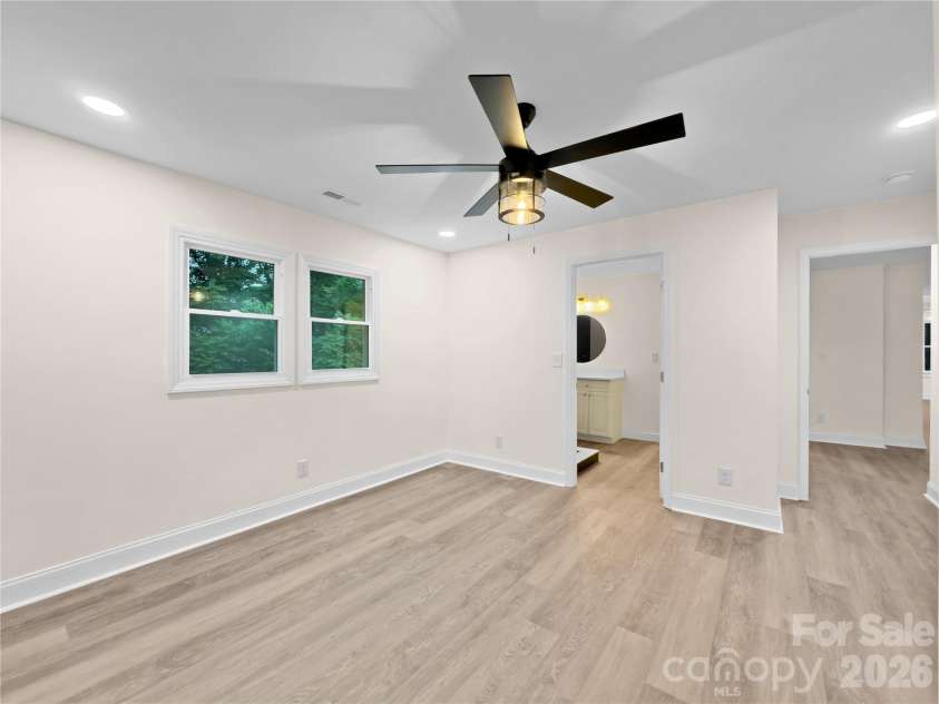 218 Palmer Street, Lenoir, NC 28645.  MLS# CAR4388853, YatesRealty ID 30480. 