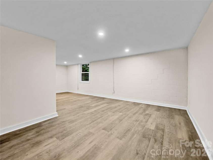 218 Palmer Street, Lenoir, NC 28645.  MLS# CAR4388853, YatesRealty ID 30480. 