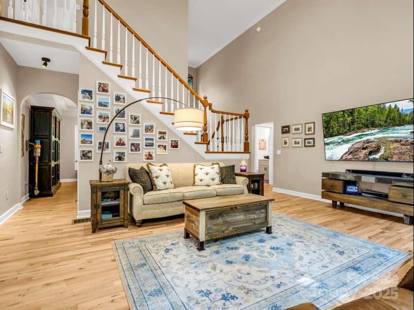 53 Kanuga Forest Drive, Hendersonville, NC 28739.  MLS# CAR4284167, YatesRealty ID 30480. 