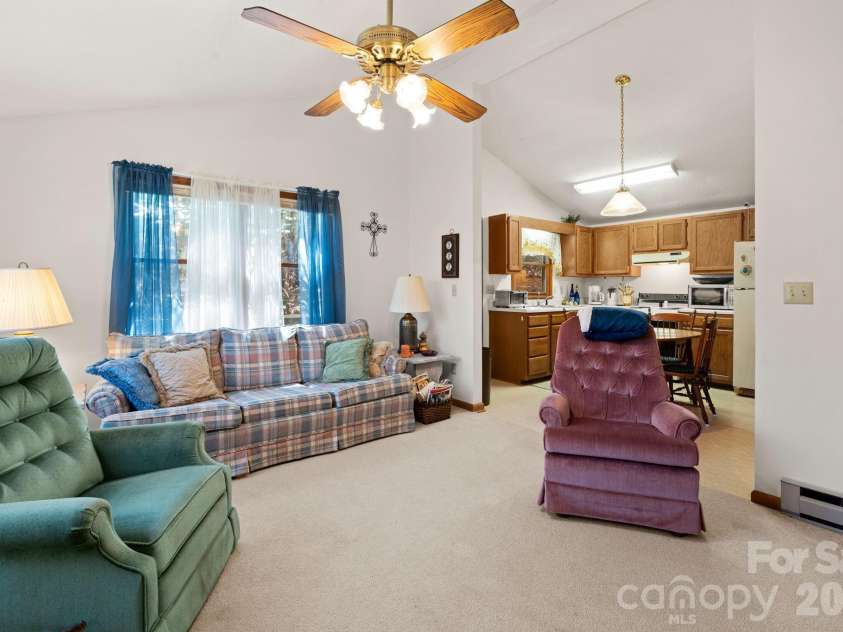 8977 Rose Hollow Avenue, Newland, NC 28657.  MLS# CAR4379990, YatesRealty ID 30482. 