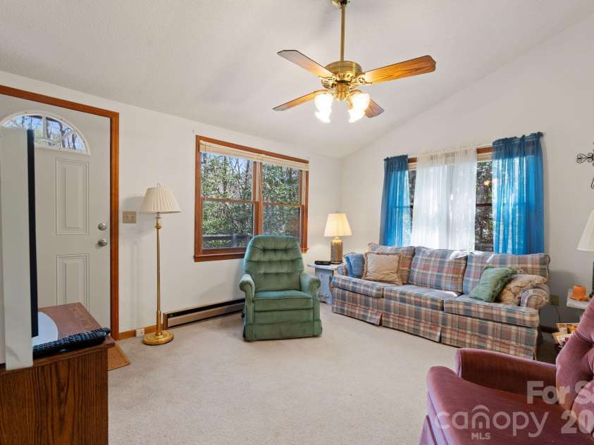8977 Rose Hollow Avenue, Newland, NC 28657.  MLS# CAR4379990, YatesRealty ID 30482. 