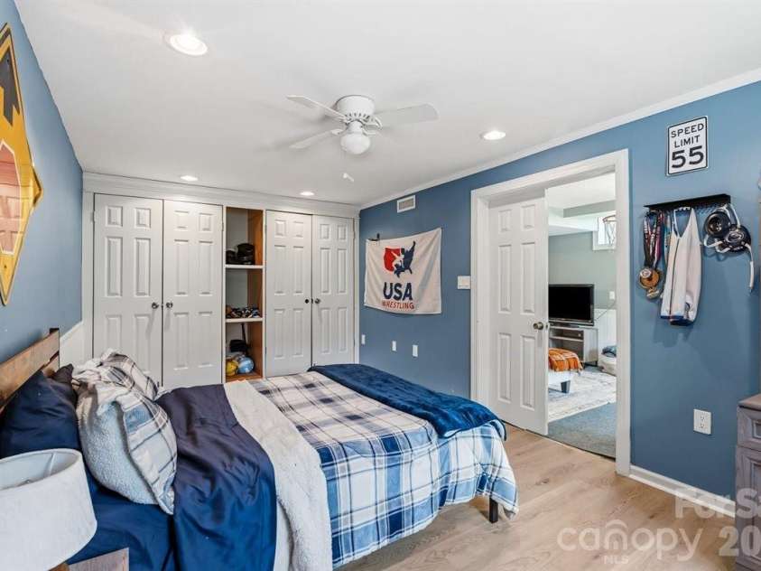 1177 Runway Drive, Hendersonville, NC 28792.  MLS# CAR4381042, YatesRealty ID 30483. 
