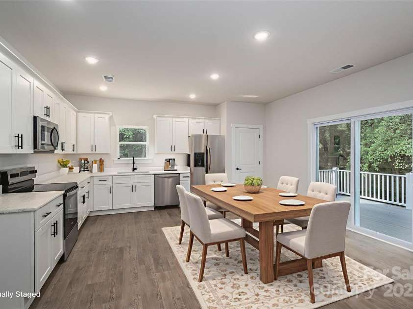 1951 32nd Street, Hickory, NC 28601.  MLS# CAR4280609, YatesRealty ID 30483. 