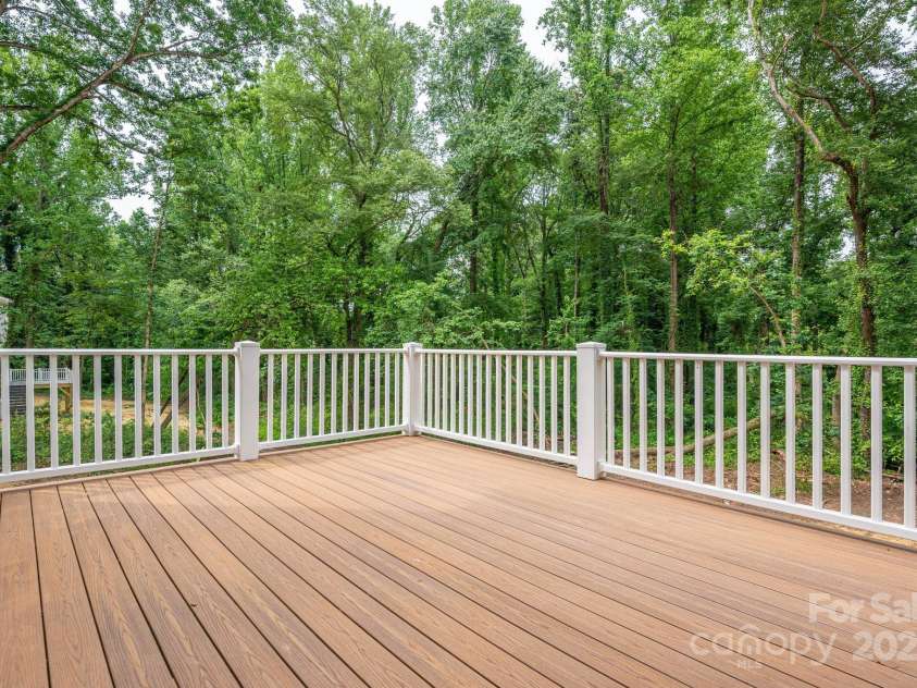 1951 32nd Street, Hickory, NC 28601.  MLS# CAR4280609, YatesRealty ID 30483. 