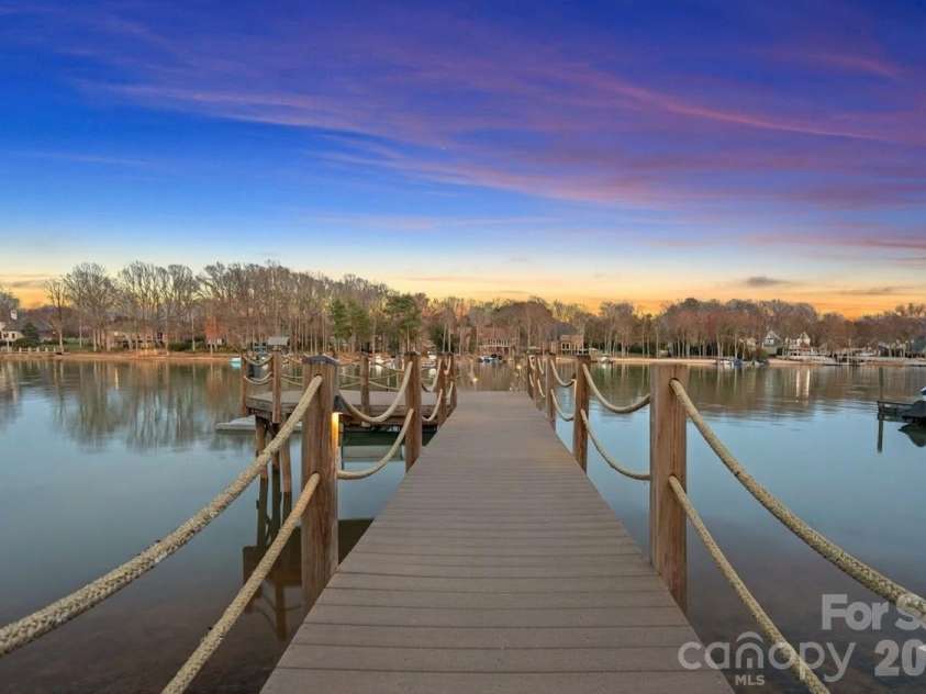 101 Longfellow Lane, Mooresville, NC 28117.  MLS# CAR4401634, YatesRealty ID 30485. 