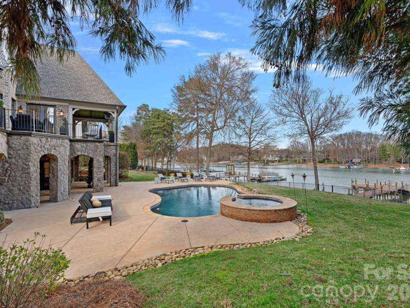 101 Longfellow Lane, Mooresville, NC 28117.  MLS# CAR4401634, YatesRealty ID 30485. 
