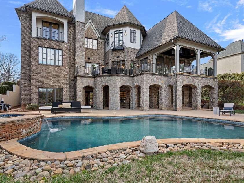 101 Longfellow Lane, Mooresville, NC 28117.  MLS# CAR4401634, YatesRealty ID 30485. 