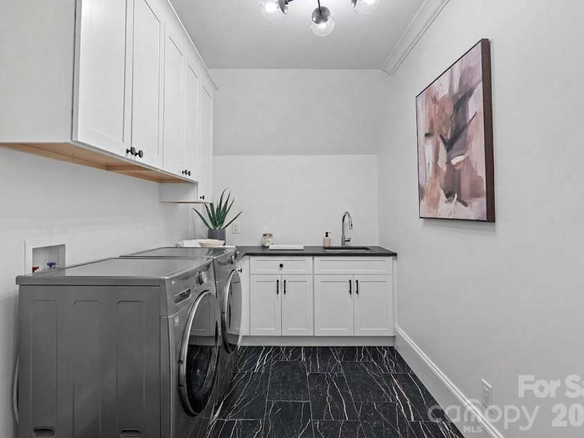 101 Longfellow Lane, Mooresville, NC 28117.  MLS# CAR4401634, YatesRealty ID 30485. Washer & Dryer are virtually staged