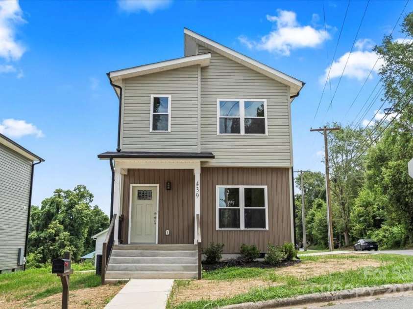 439 Norment Avenue, Gastonia, NC 28052.  MLS# CAR4282778, YatesRealty ID 30485. 