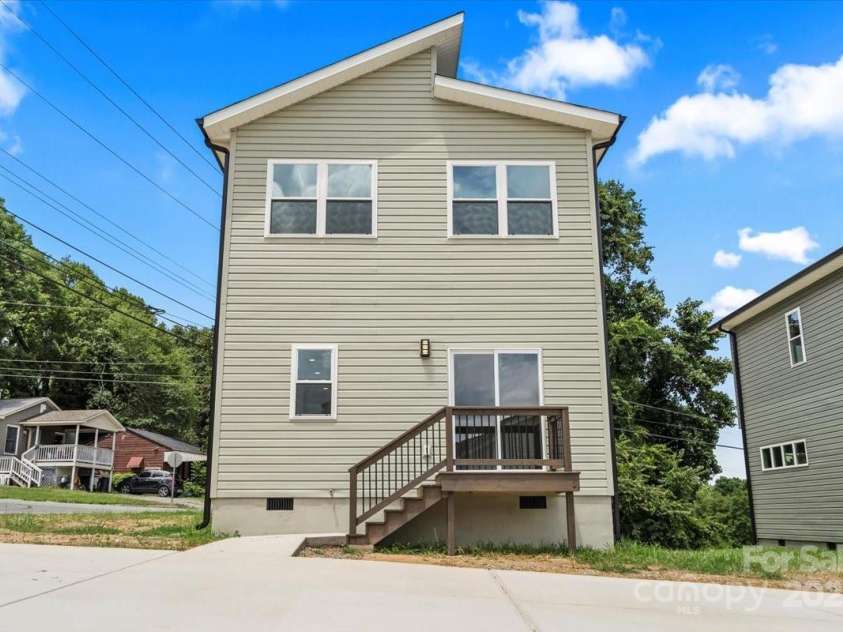 439 Norment Avenue, Gastonia, NC 28052.  MLS# CAR4282778, YatesRealty ID 30485. 