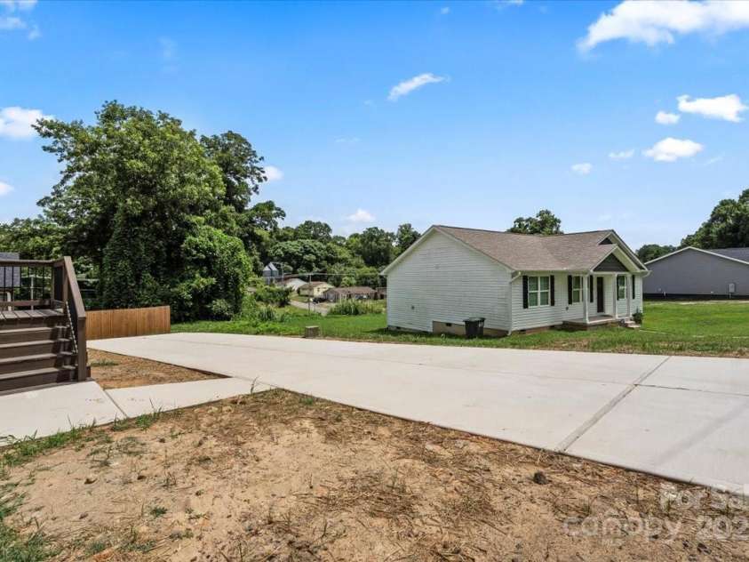 439 Norment Avenue, Gastonia, NC 28052.  MLS# CAR4282778, YatesRealty ID 30485. 