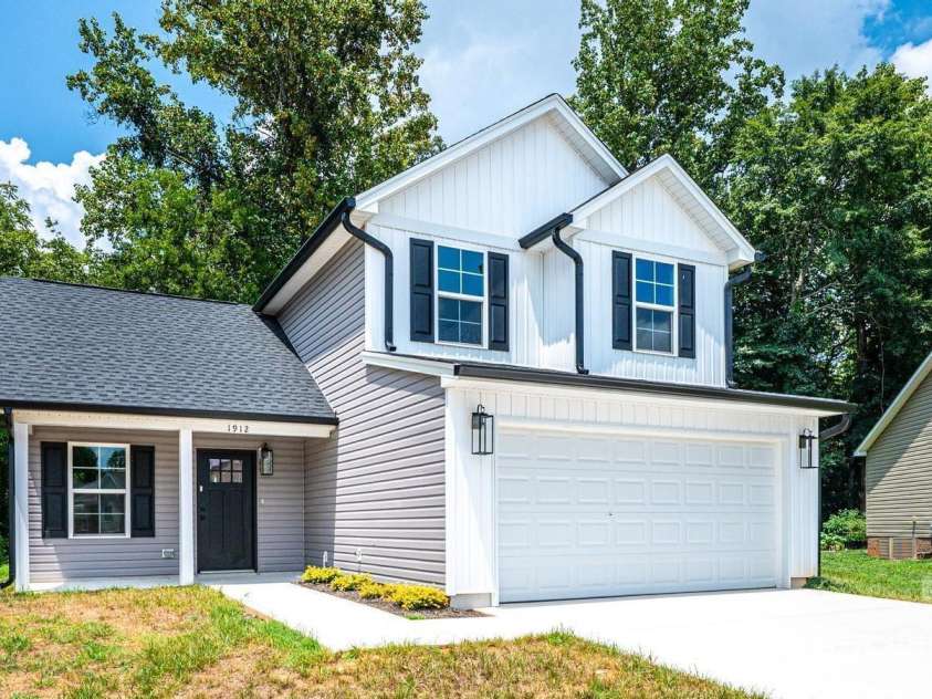 1912 Maius Drive, Conover, NC 28613.  MLS# CAR4288452, YatesRealty ID 30486. 
