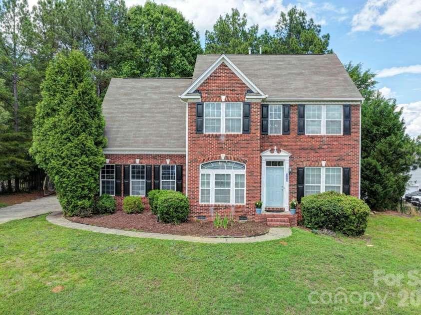 305 Hydrangea Drive, Clover, SC 29710.  MLS# CAR4388289, YatesRealty ID 30487. 