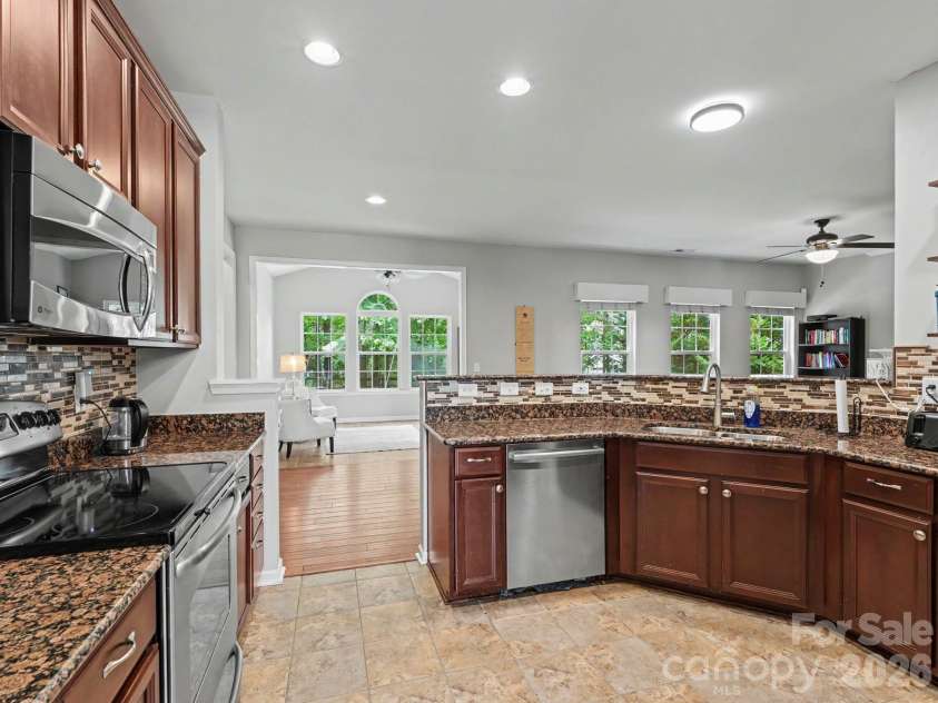 305 Hydrangea Drive, Clover, SC 29710.  MLS# CAR4388289, YatesRealty ID 30487. 