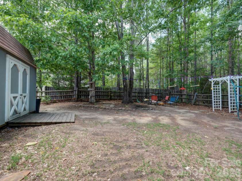 305 Hydrangea Drive, Clover, SC 29710.  MLS# CAR4388289, YatesRealty ID 30487. 