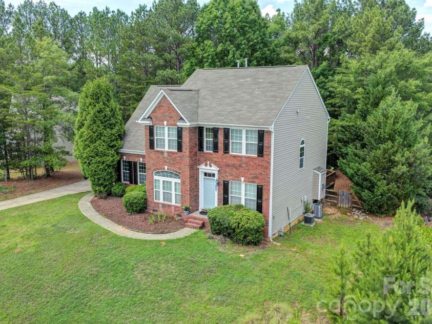 305 Hydrangea Drive, Clover, SC 29710.  MLS# CAR4388289, YatesRealty ID 30487. 