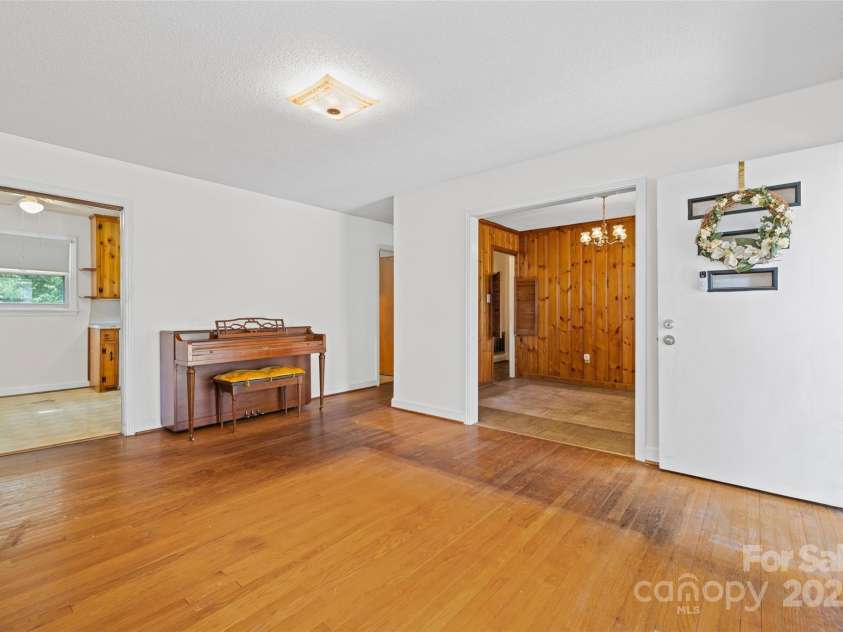 527 Park Drive, Monroe, NC 28112.  MLS# CAR4287663, YatesRealty ID 30487. 