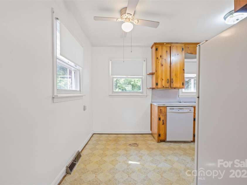 527 Park Drive, Monroe, NC 28112.  MLS# CAR4287663, YatesRealty ID 30487. 