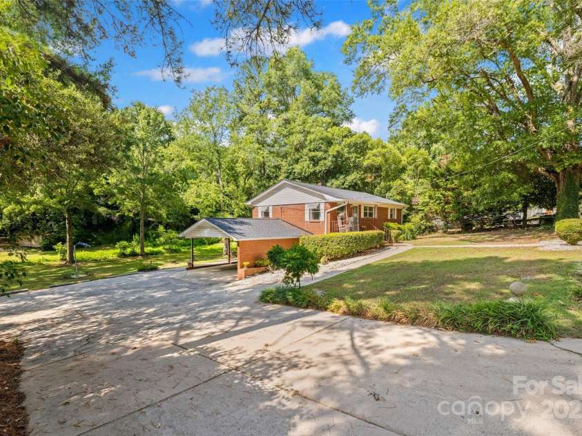 527 Park Drive, Monroe, NC 28112.  MLS# CAR4287663, YatesRealty ID 30487. 