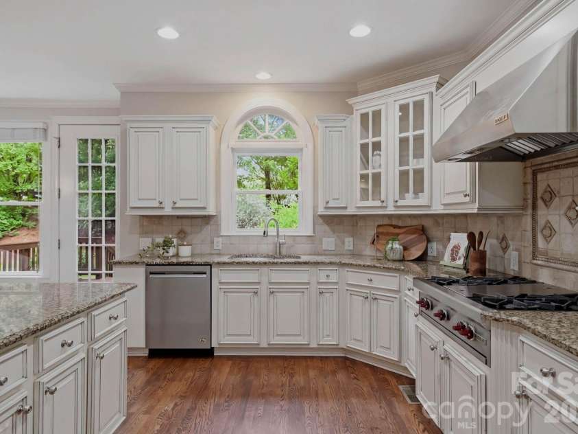 1107 Doverstone Court, Matthews, NC 28104.  MLS# CAR4383935, YatesRealty ID 30488. 