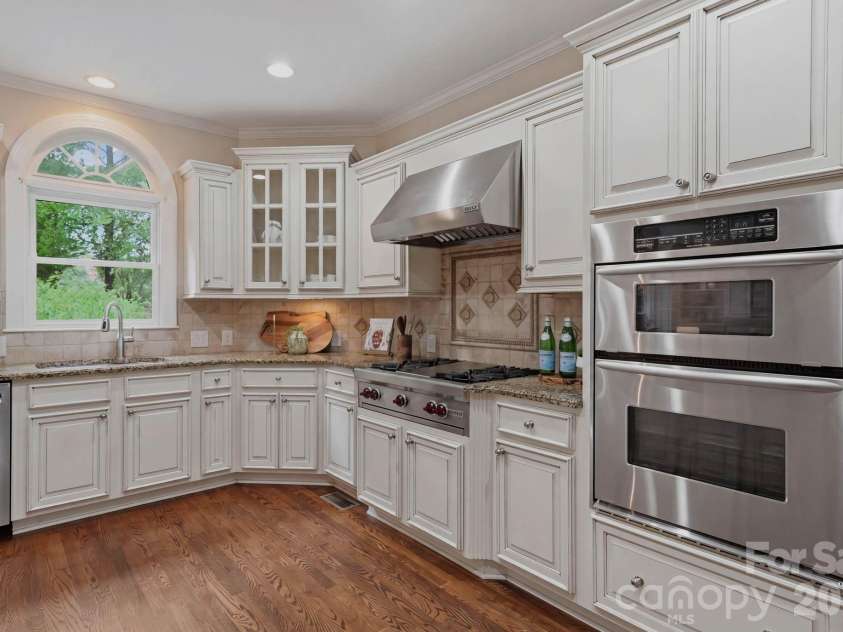 1107 Doverstone Court, Matthews, NC 28104.  MLS# CAR4383935, YatesRealty ID 30488. 