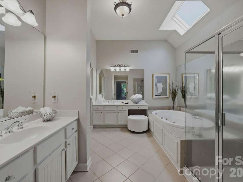 1107 Doverstone Court, Matthews, NC 28104.  MLS# CAR4383935, YatesRealty ID 30488. 
