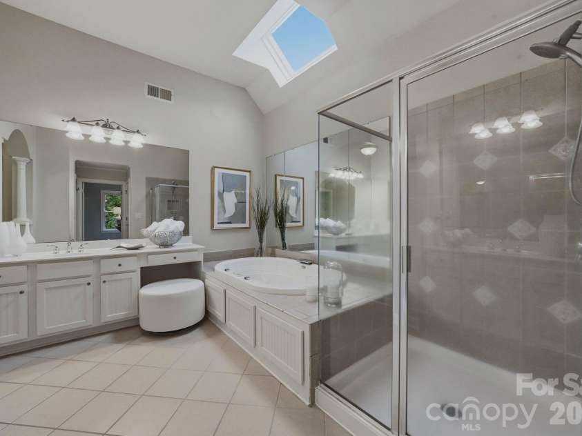 1107 Doverstone Court, Matthews, NC 28104.  MLS# CAR4383935, YatesRealty ID 30488. 