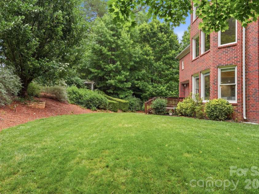 1107 Doverstone Court, Matthews, NC 28104.  MLS# CAR4383935, YatesRealty ID 30488. 
