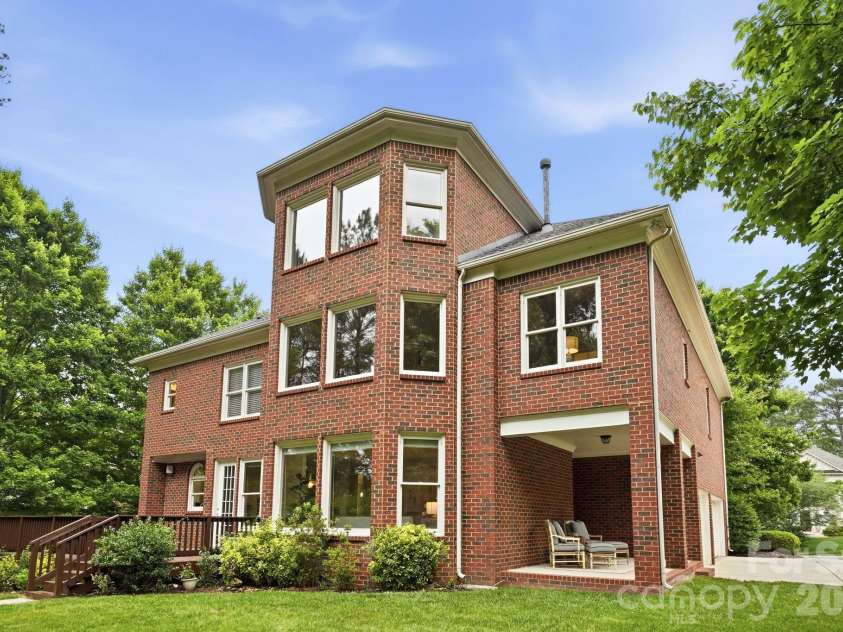 1107 Doverstone Court, Matthews, NC 28104.  MLS# CAR4383935, YatesRealty ID 30488. 