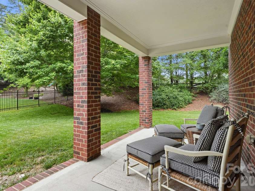 1107 Doverstone Court, Matthews, NC 28104.  MLS# CAR4383935, YatesRealty ID 30488. 