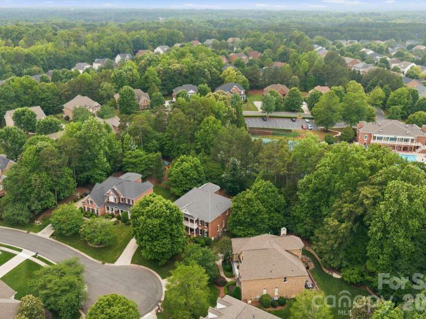 1107 Doverstone Court, Matthews, NC 28104.  MLS# CAR4383935, YatesRealty ID 30488. 