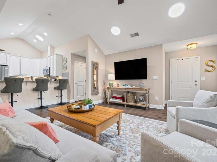 1316 Somersby Circle, Gastonia, NC 28054.  MLS# CAR4280310, YatesRealty ID 30489. 