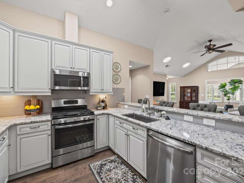 1316 Somersby Circle, Gastonia, NC 28054.  MLS# CAR4280310, YatesRealty ID 30489. 