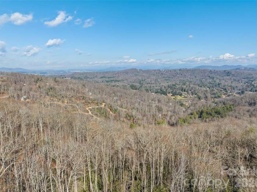 1350 Davis Mountain Road, Hendersonville, NC 28739.  MLS# CAR4322768, YatesRealty ID 30489. 