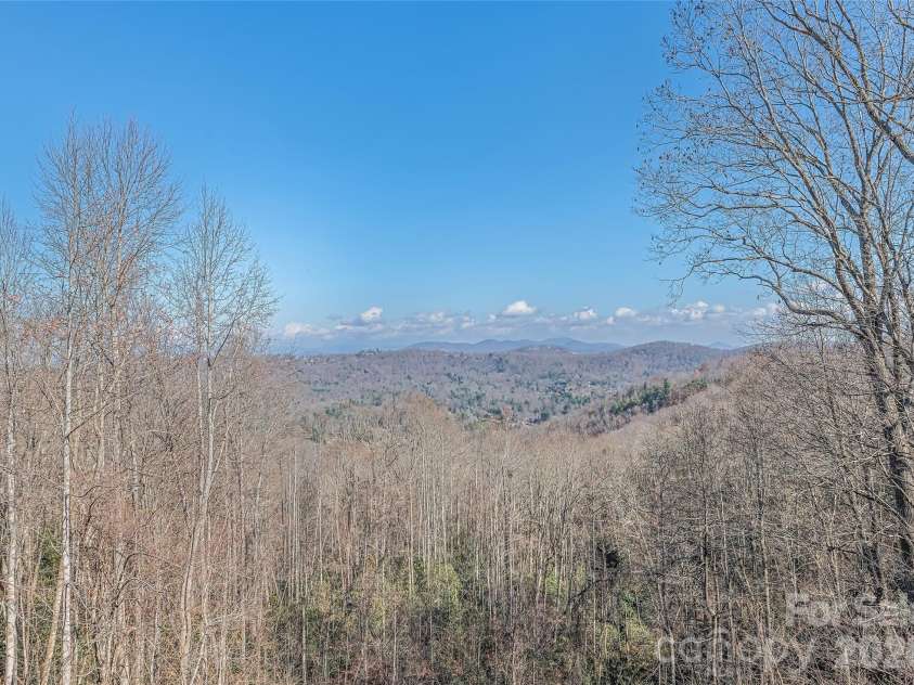 1350 Davis Mountain Road, Hendersonville, NC 28739.  MLS# CAR4322768, YatesRealty ID 30489. 