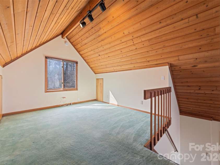 1350 Davis Mountain Road, Hendersonville, NC 28739.  MLS# CAR4322768, YatesRealty ID 30489. 