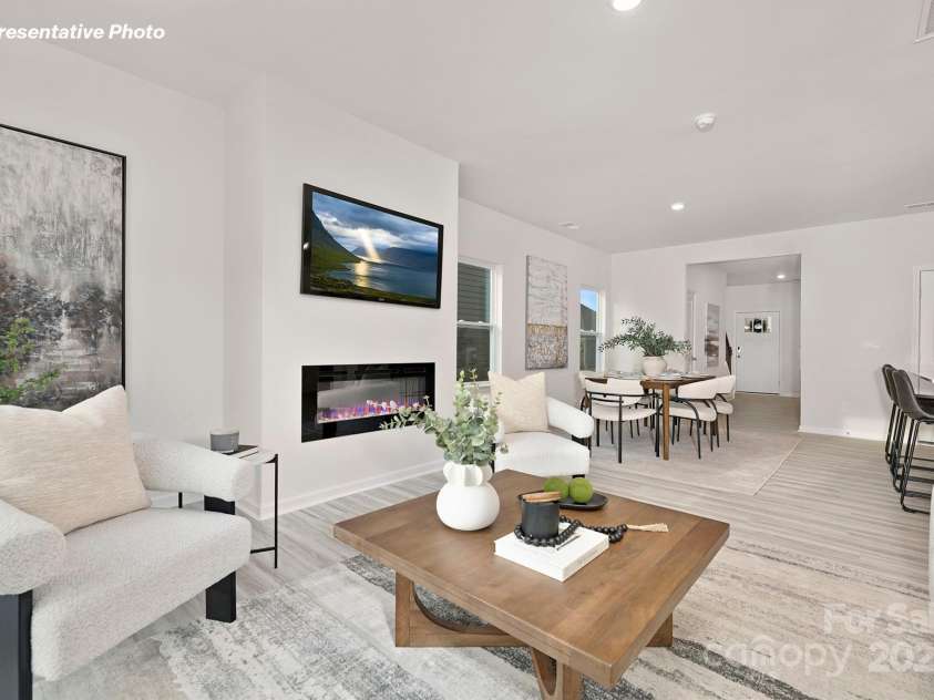 2058 10th Street, Hickory, NC 28602.  MLS# CAR4322761, YatesRealty ID 3049. 